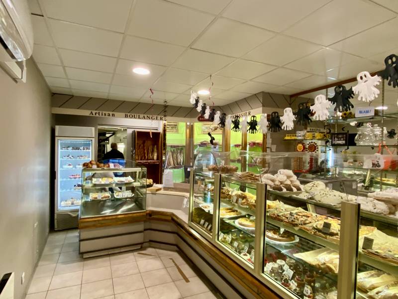 décoration d'une boulangerie pâtisserie par un architecte à Forcalquier 